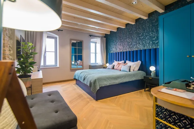 Deluxe, Double Bed, Sofa, Exterior Entrance، The Melegran 5/8