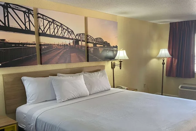 جناح بسرير كينج، Days Inn by Wyndham Clinton 1/1