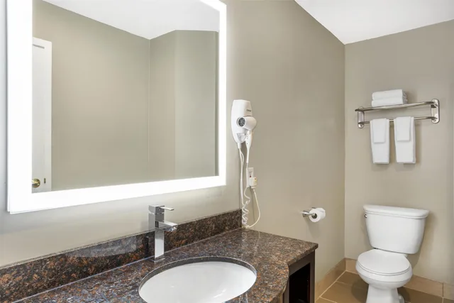 جناح، Best Western Fort Lee 4/5