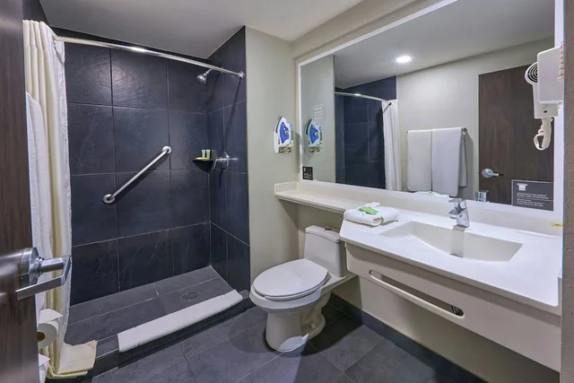 غرفة بسرير كينج، City Express Plus by Marriott Puerto Vallarta 8/8