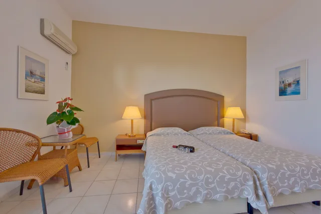 غرفة سوبيريور بسرير كوين بإطلالة على البحر، Palmariva Beach Hotel By Anayia All Inclusive Resorts 3/6
