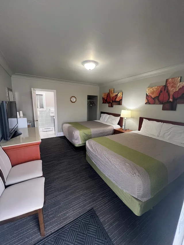 غرفة بريميير بسريرين مزدوجين، Tulip Motel 2/5