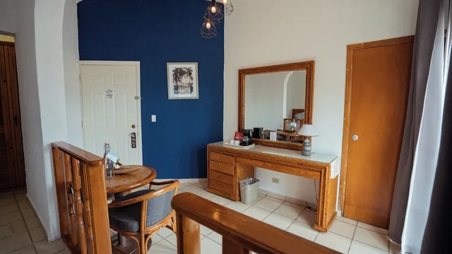 غرفة بسرير كينج بشرفة، Buena Vista Oceanfront & Hot Springs Resort 4/4