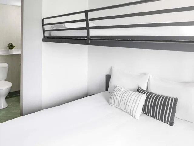 غرفة بسرير بطابقين وسرير كوين، Ibis Budget Coffs Harbour 9/20