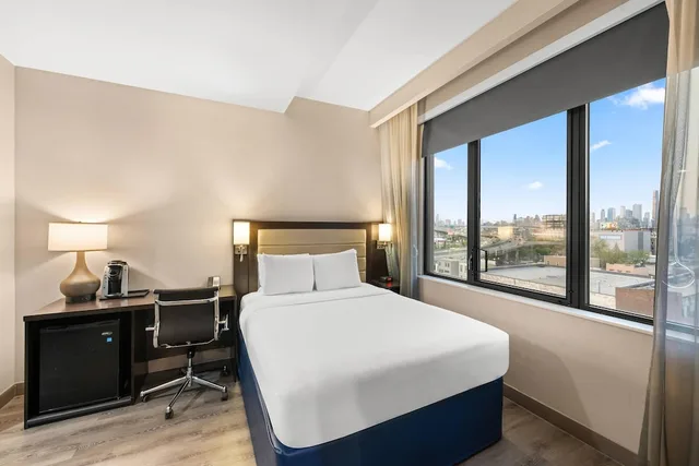 Upgrade, Efficiency, Queen Bed, Accessible، Comfort Inn Prospect Park-Brooklyn 6/8