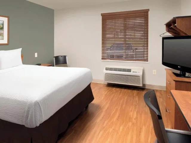 1 Full Bed - ADA/Tub/Non-Smoking/Kitchen، Studio 6 Extended Stay Cincinnati Sharonville OH 4/10