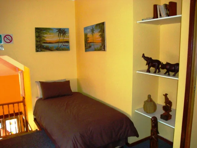 Flintstones Guest House Durban، ديربان 32/52