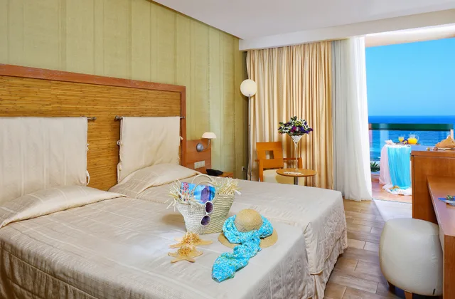 Room, Twin Beds, Sea View, Sirens Beach Hotel 1/10