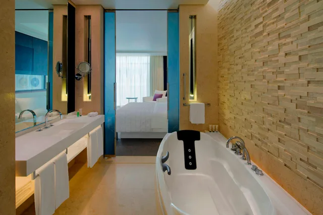 room, Le Meridien Dubai Hotel and Conference Centre 6/6