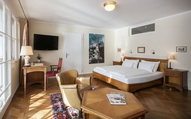 Junior Suite, Studio, King Bed, Lake View, Balcony، Hotel Landhaus zu Appesbach 2/3