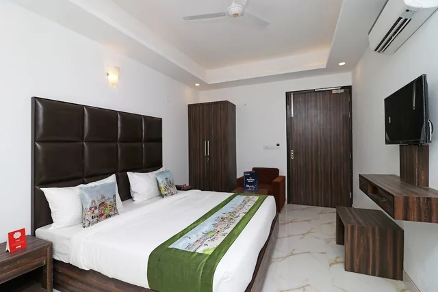 غرفة بريميوم بسرير كينج، Oyo 10274 Hotel Aamara 4/10
