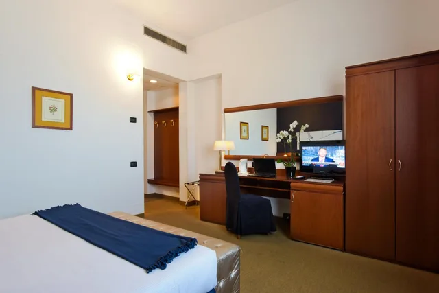 غرفة كلاسيكية بسرير مزدوج، GRAND HOTEL TIBERIO 1/10