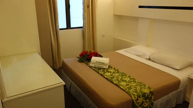 غرفة قياسية بسريرين منفصلين، Fair Park Hotel 1/7