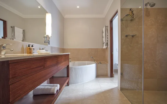 غرفة ديلوكس، Asara Wine Estate and Hotel 3/3