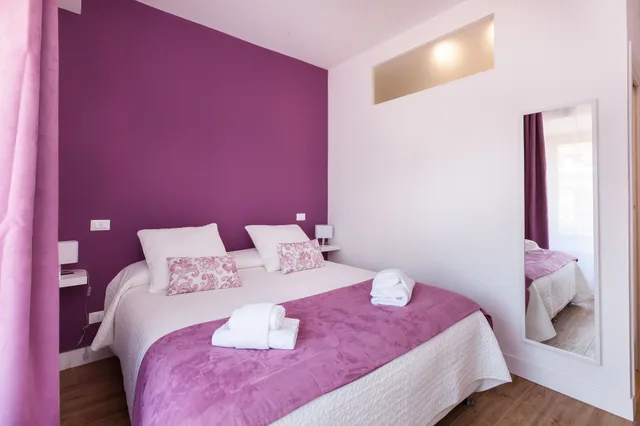 Room, Double and Twin Beds, Casa 901 3/8