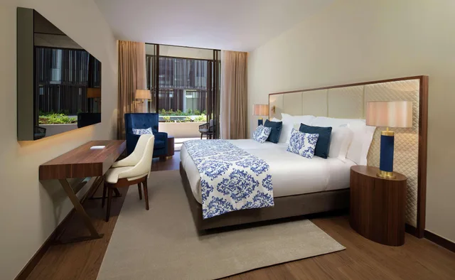 غرفة بريميوم بسرير كينج، Boeira Garden Hotel Porto Gaia, Curio Collection by Hilton 2/5