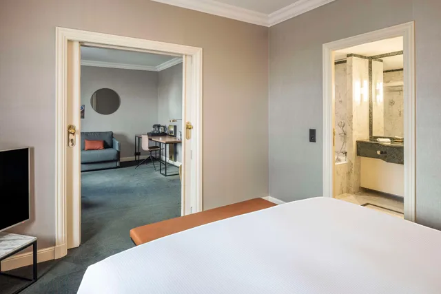 جناح جونيور بسريرين، Hilton Brussels Grand Place 3/4