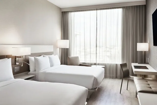 غرفة بسريرين كوين في طابق مرتفع، AC Hotel by Marriott Los Angeles South Bay 1/2