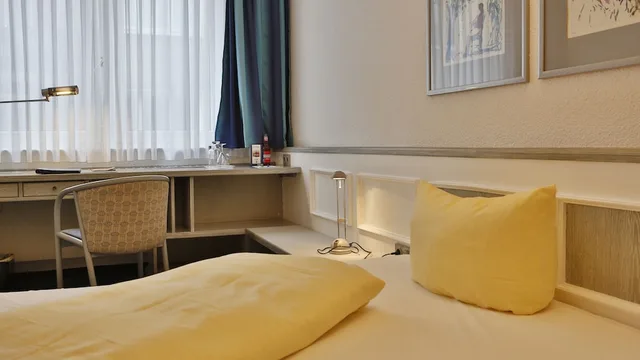 غرفة مفردة بسرير كوين، AVENUE 5/6