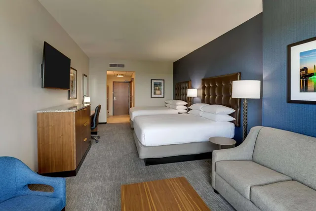 Deluxe, 2 Queen Beds, Fireworks View, Sofa، Drury Plaza Hotel Orlando - Disney Springs Area 2/7