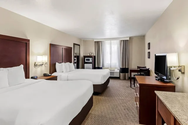 غرفة قياسية بسريرين كوين، Comfort Inn Elko 5/7