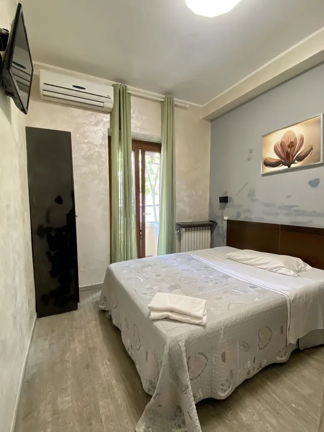 غرفة مفردة، Family House 12/17