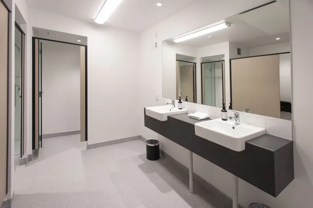 سكن مشترك مختلط، Hotel Give 8/8