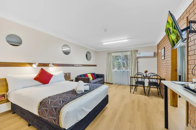 غرفة بغرفتي نوم، CASTLREAGH MOTOR INN 1/2