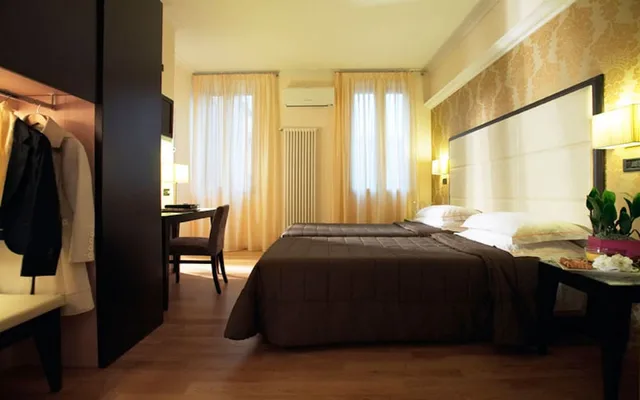 Gold, Twin Beds، Touring Hotel Bologna 8/10
