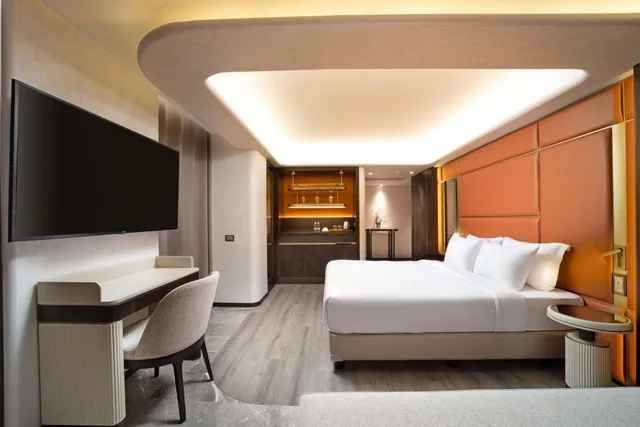 جناح جونيور، Bentley Hotel Bosphorus 3/7