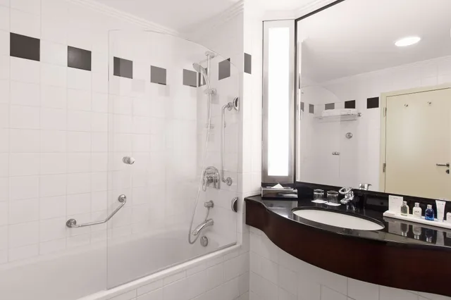 غرفة قياسية بسريرين منفصلين، Radisson Blu Carlton 10/10
