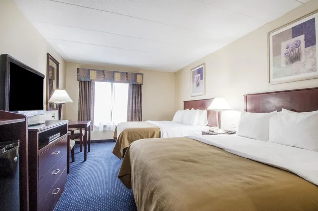 غرفة قياسية بسريرين كوين، Quality Inn Near Princeton 4/6