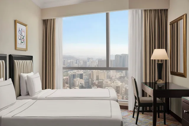 Classic, Triple, 3 Beds, City View, Swissotel Al Maqam Makkah 7/10