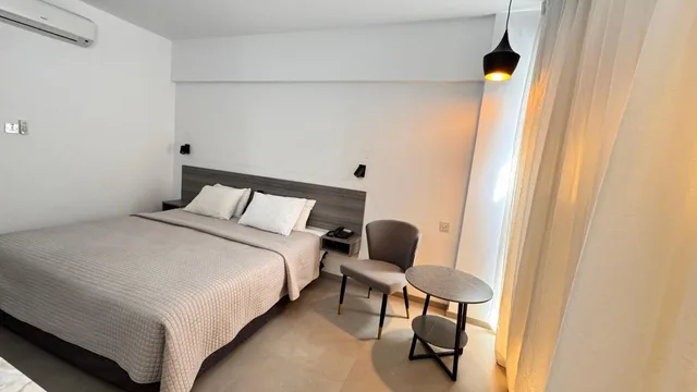 غرفة مفردة بإطلالة على البحر، Navarria Hotel 5/11