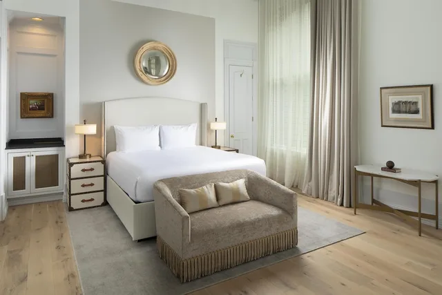 Landmark, Basic, Suite, King Bed، The Driskill In the Unbound Collection By Hyatt 2/5