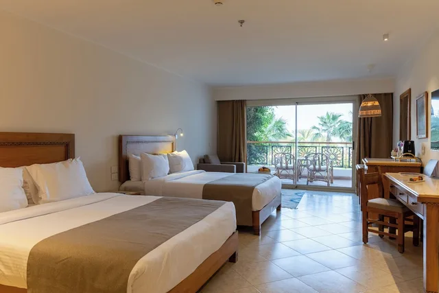 West Bay, Premium, 1 King and 2 Double Beds, Sea View, Adult Only، Fort Arabesque Beach Resort 1/2