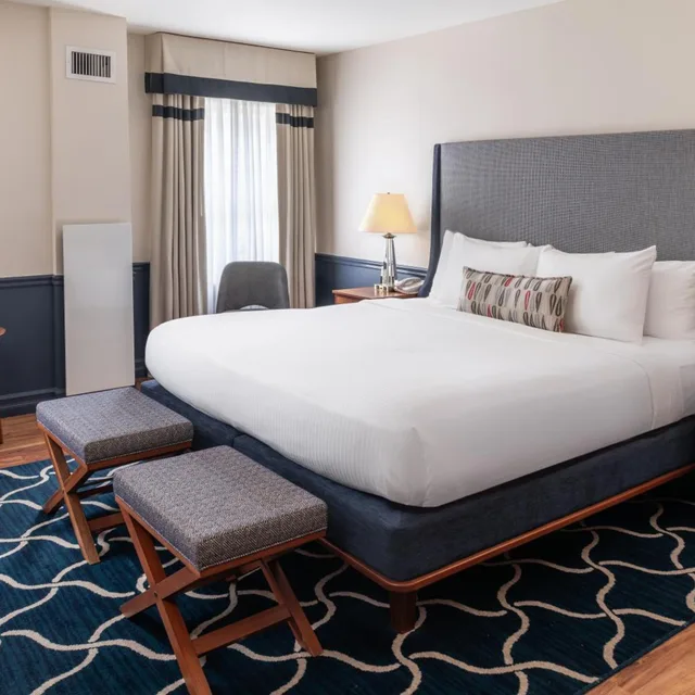 غرفة ديلوكس ثلاثية بسرير كينج، Portland Harbor Hotel 2/3