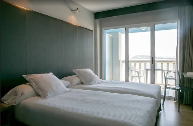 Room, Twin Beds, Sea or Beach View, Terrace, Chiqui 1/6