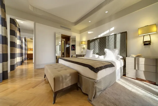 جناح غراند بسرير فردي بشرفة، Melia Genova 6/10