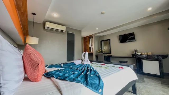 استوديو بسرير كوين بإطلالة على المسبح بشرفة، G&Z Urban Hotel 2/5