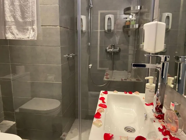 جناح جونيور، Rent Inn Suites Hotel 6/8