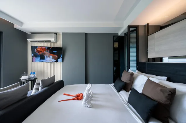 Ocean, Executive, Double Bed, Bayphere Hotel Pattaya JC 1/10