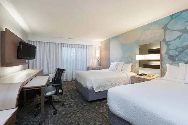 Deluxe, 2 Queen Beds, Courtyard Dallas Mesquite 1/2