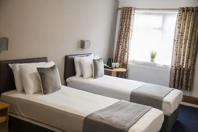 غرفة قياسية بسريرين منفصلين، Hamlet Hotels Maidstone 1/3