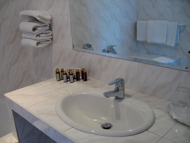 غرفة ثلاثية، Hotel Opera Prague 4/4