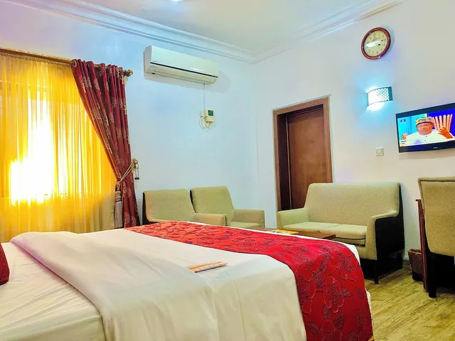 جناح بسرير كينج، Reiz Continental Hotel Abuja 1/3