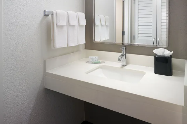 غرفة عائلية بسريرين كوين، Courtyard Fort Lauderdale Plantation 5/6
