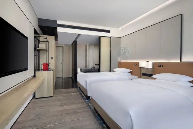 غرفة بزنس بسريرين مزدوجين للمدخنين، Courtyard by Marriott Luoyang 3/7