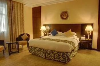 غرفة كلاسيكية بسرير كينج لذوي الإعاقة، Sharjah Palace 1/1