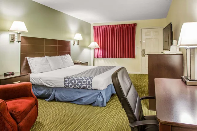 غرفة بسرير كينج، Rodeway Inn Groton - New London 3/3